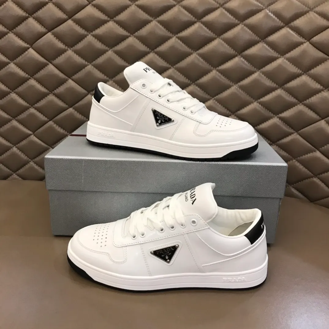P380 Yuan 38-45 Prada Prada’s new men’s leather sports shoes, the highest version on the market, any comparison is welcome🆚! The original leather has excellent texture and is super high-end! Fetal sheep net lining imported from Italy, removable pad! Luxurious materials and fine workmanship, highly recommended!